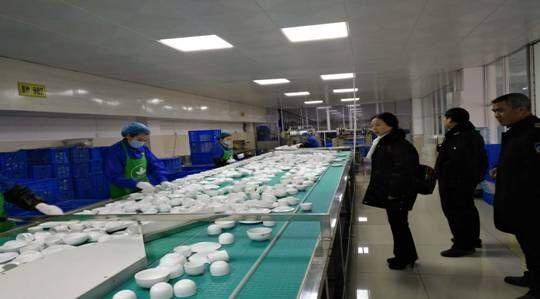銅仁市開(kāi)展餐飲具集中消毒服務(wù)單位專項(xiàng)檢查 消毒服務(wù)全覆蓋，食品安全零隱患
